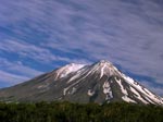 Жупановский вулкан. Южный склон, хорошо видны Первый и Второй конуса вулкана. Фото К.А.Бычков, 2005
