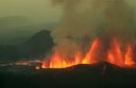 Извержение вулкана Ньямлагира, Конго, Африка 28 июля 2002. Фотография AP Photo/Sayyid Azim.